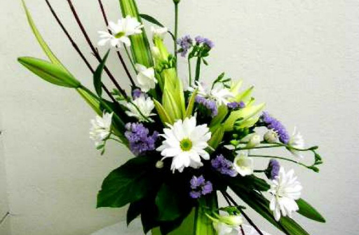 Timeless Floral Decorations for a Modern Home